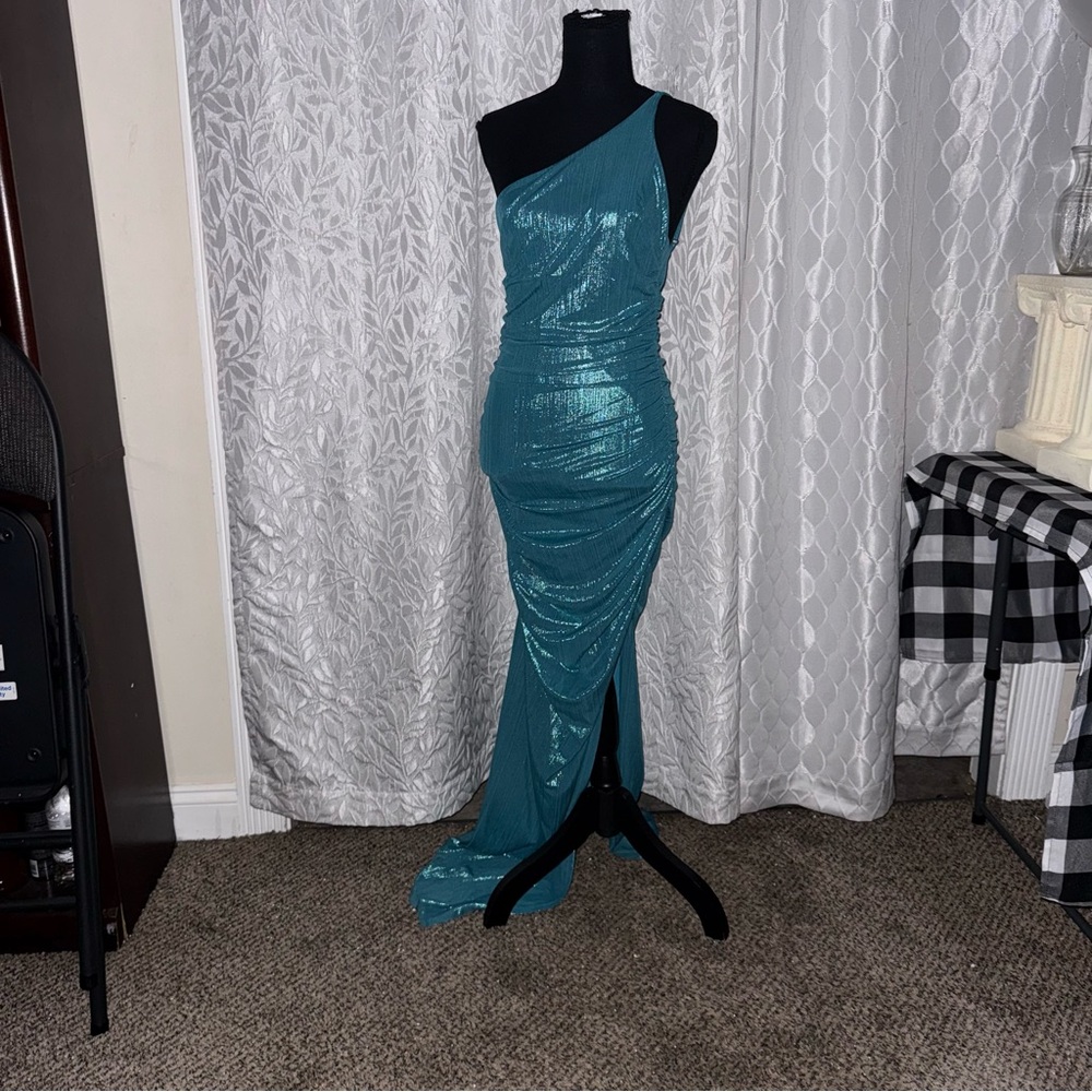 Social Couture Blue One Shoulder Slit Dress Size 9/10  Stretch Prom Formal Gown